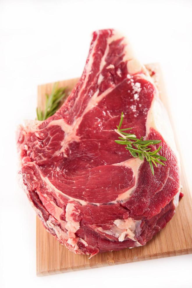 牛肉价格连续多月暴跌：商家惊呼多年未见养殖户称不如出去打工(图3)