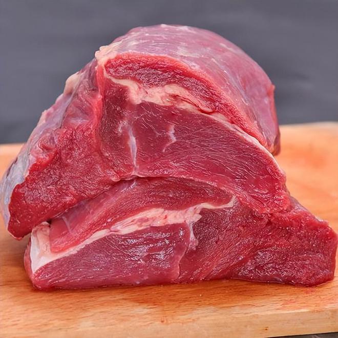 牛肉价格连续多月暴跌：商家惊呼多年未见养殖户称不如出去打工(图7)