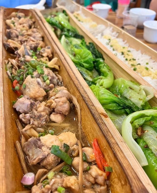 全是竹筒的美食烹饪真的很好吃！(图3)
